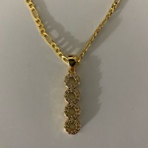 FOUR CIRCLE PENDANT